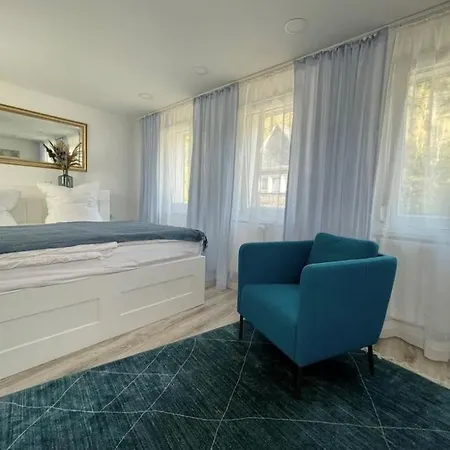 Charmantes Haus Mit Terrasse