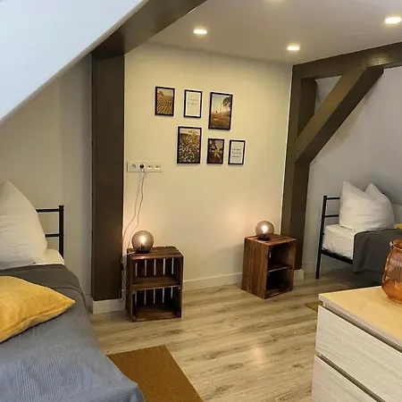 Charmantes Haus Mit Terrasse Апартаменты *